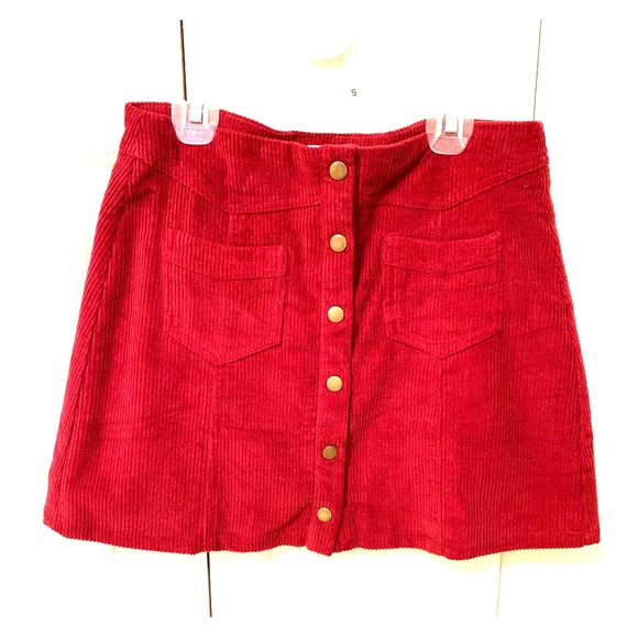 ‼️NWOT‼️Pink Lily Boutique button skirt - Picture 2 of 2